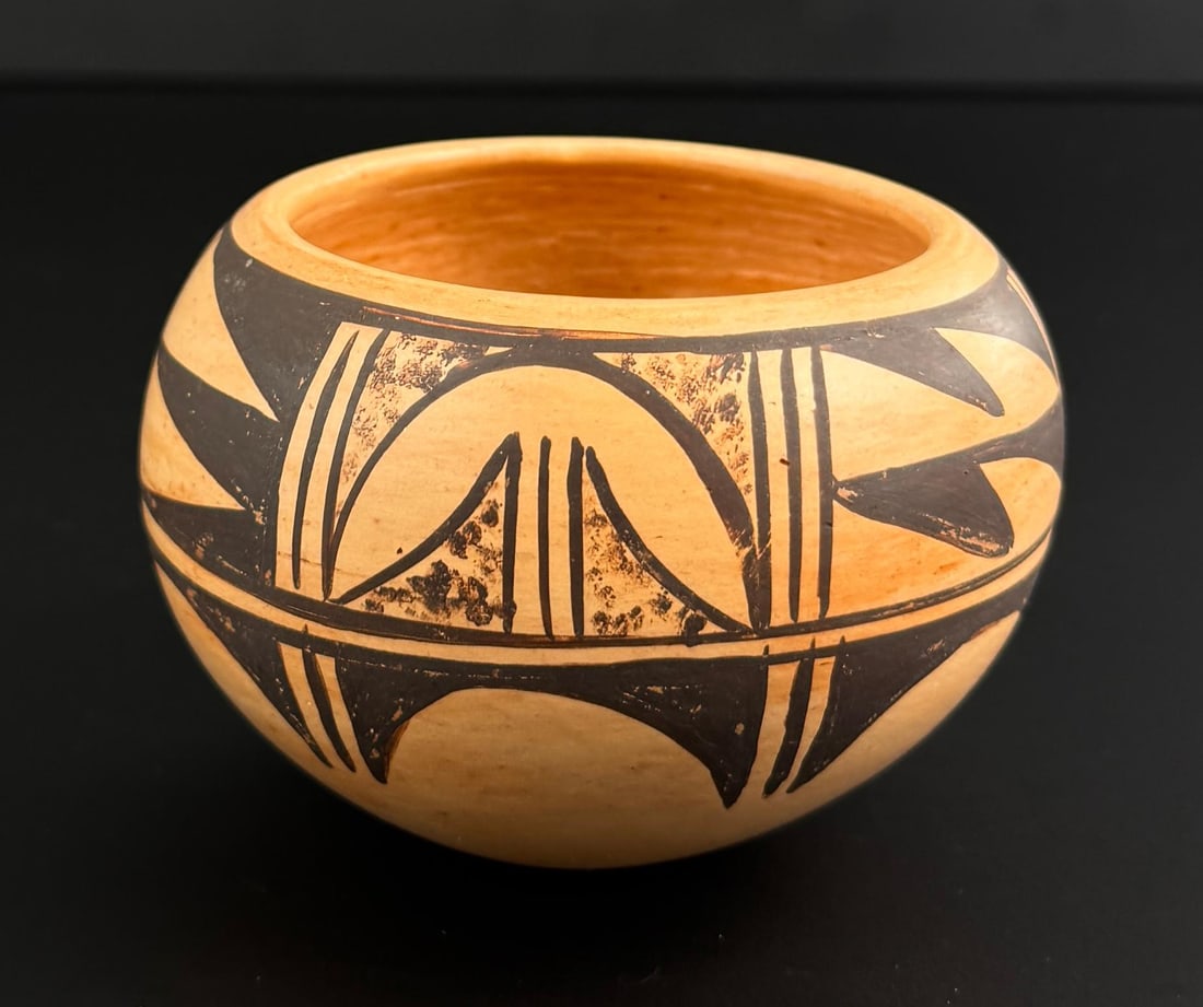 Florine Allison Hopi Pueblo Pottery Jar (1 of 8)