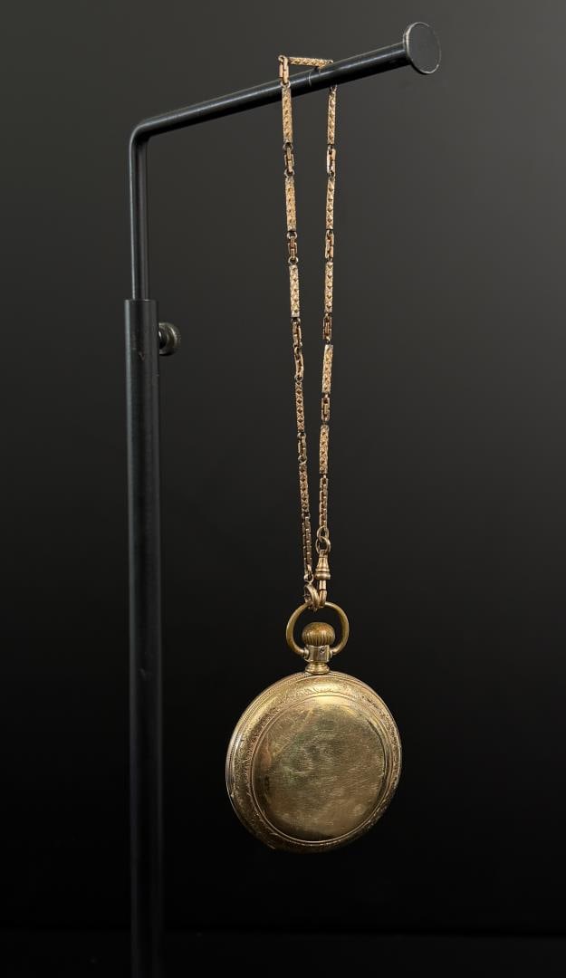Antique Elgin Model 3 Pocket Watch: Gold Filled fob. Model 3, class 5 size 18s, 11j, made in 1895. Fob weighs 7.64 grams. Does not work.