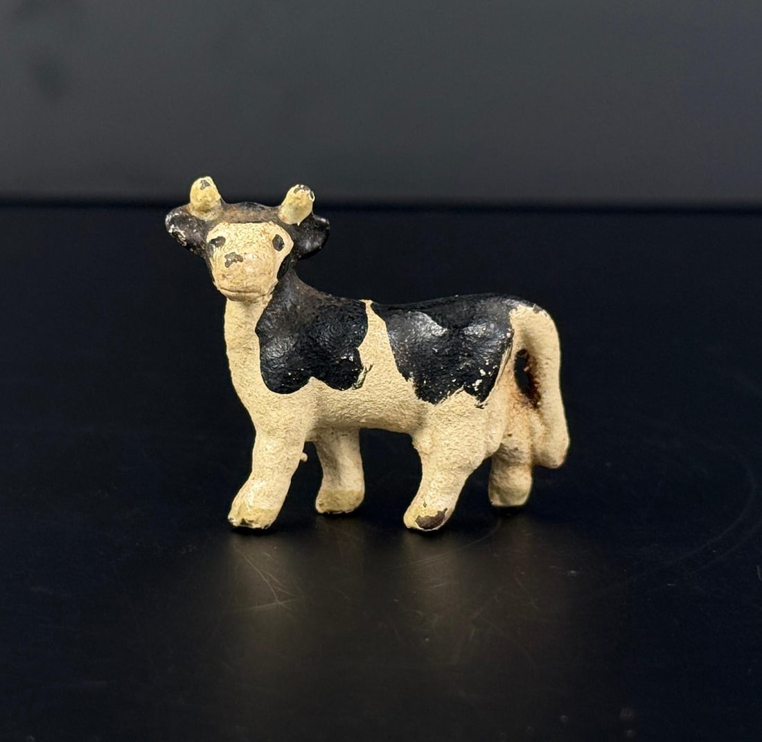 Hubley Cast Iron Cow Paperweight (1 of 7)
