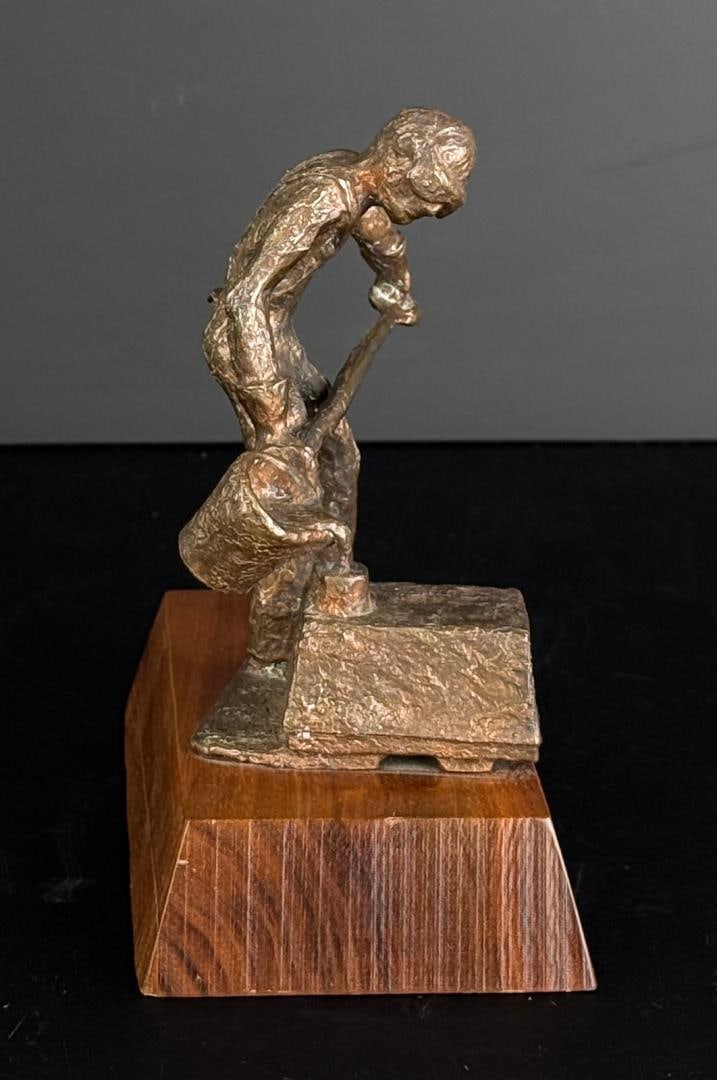 Foundry Worker Bronze - 3