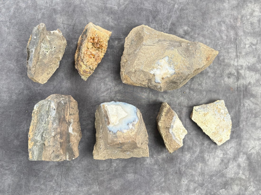 Blue Lace Agate Mineral Specimens: 19lbs