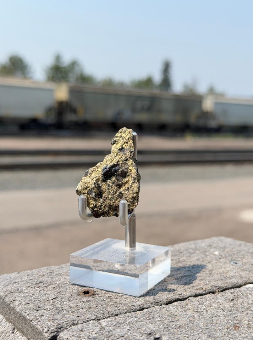Butte Montana Covellite Chalcopyrite Specimen: 2" by 1 1/4" by 7/8". 44 grams.