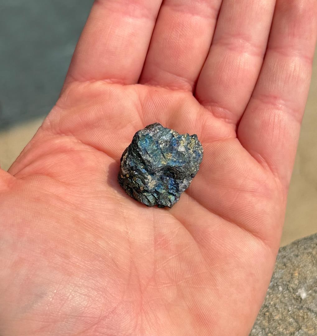 Butte Montana Covellite Mineral Specimen: 1" by 7/8" by 5/8". 17 grams.