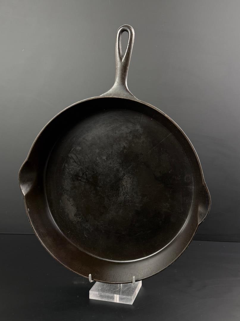 Erie #12 Arch Logo Cast Iron Skillet Frying Pan: Made by Griswold. Would benefit from a cleaning.