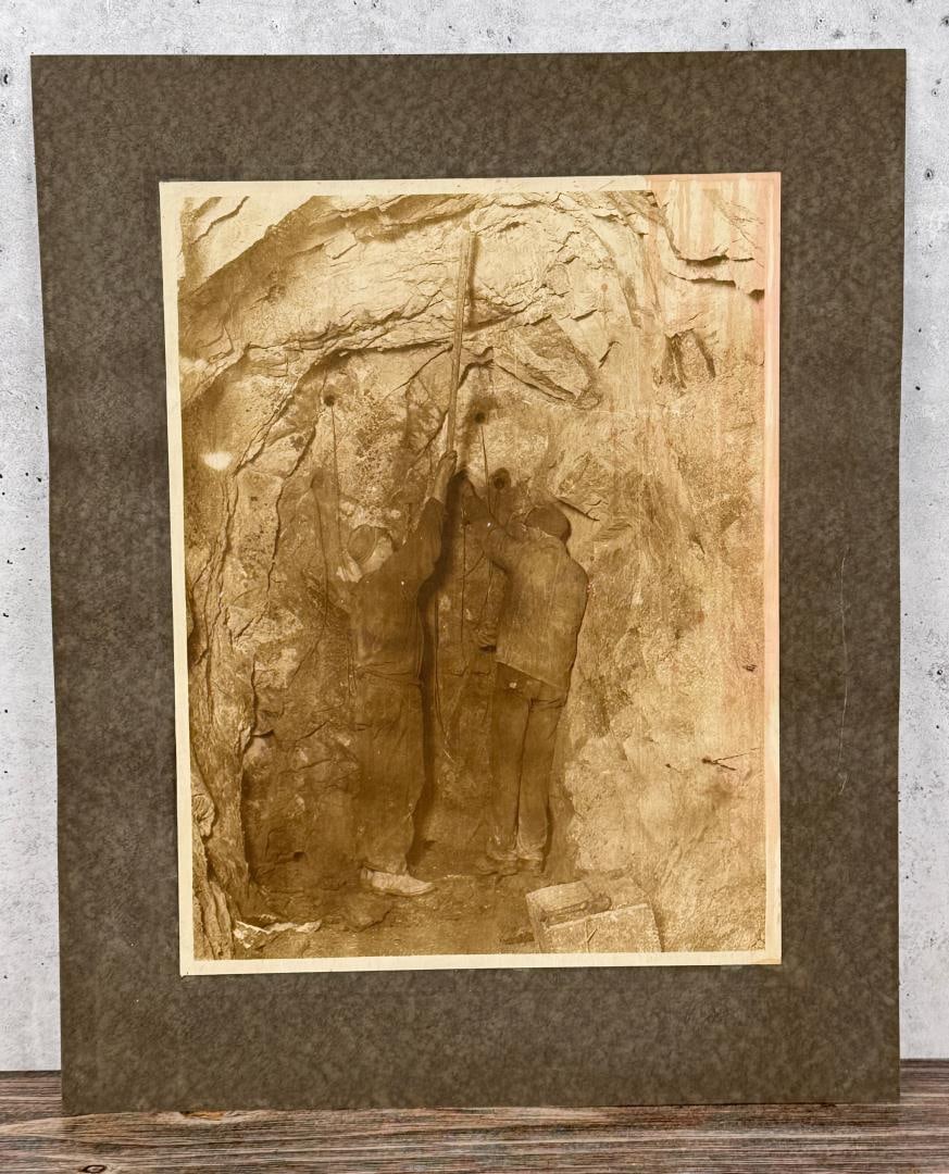 Butte Montana Miners Mining Cabinet Photo: Photo measures 11" by 14".