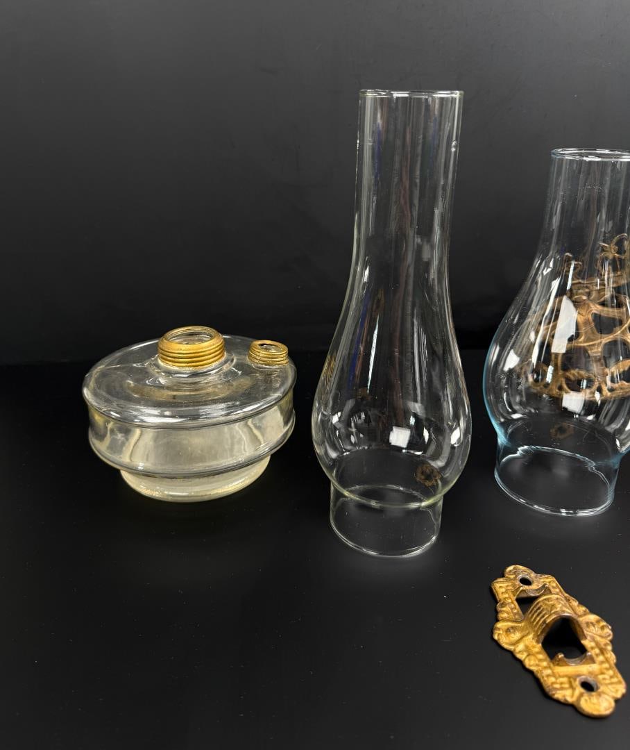 Victorian Kerosene Bracket Lamp - 2