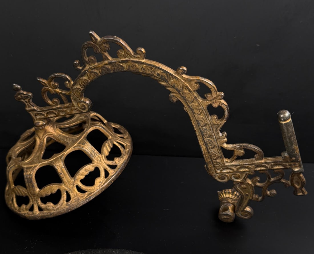 Victorian Kerosene Bracket Lamp - 3