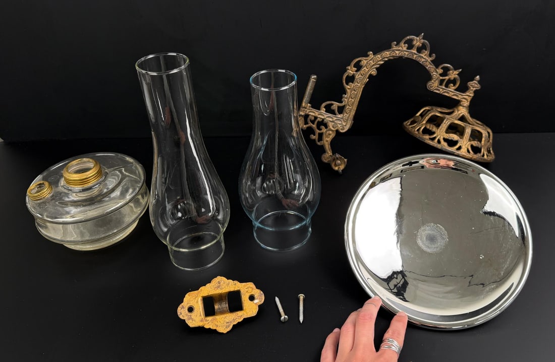 Victorian Kerosene Bracket Lamp - 4