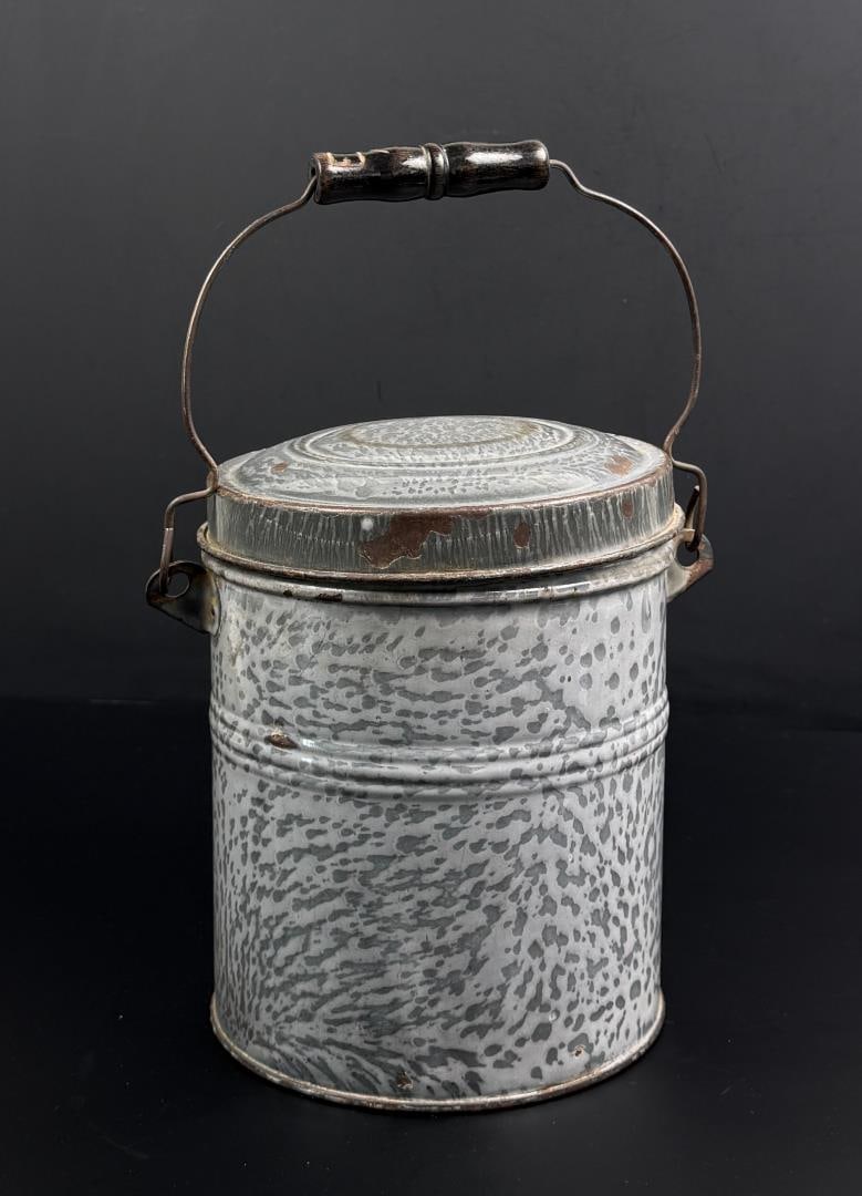 Butte Montana Graniteware Miners Lunch Box Pail: Nice example.