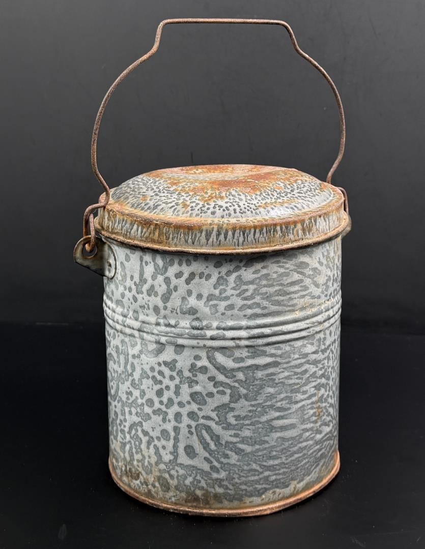 Butte Montana Graniteware Miners Lunch Box Pail: Significant rust throughout.