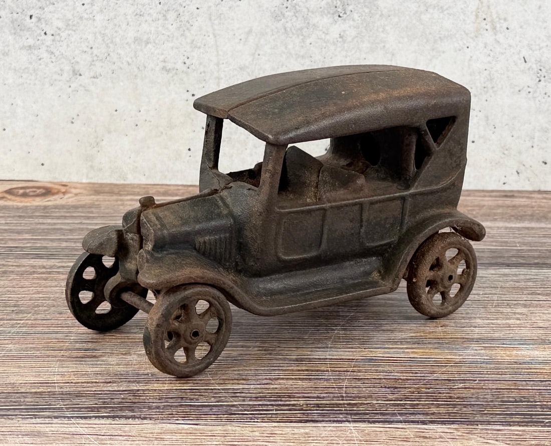 Cast Iron Ford Model T Toy (1 of 6)