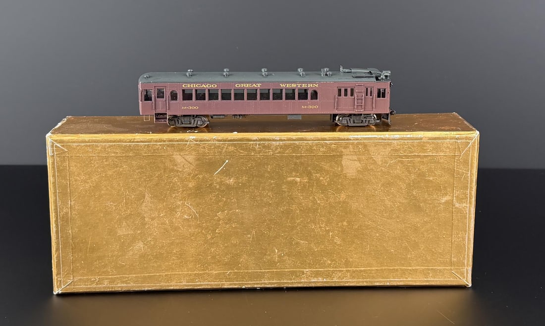Ajin Chicago Great Western M-300 Brass Model: Chicago Great Western Electric Rail Car
