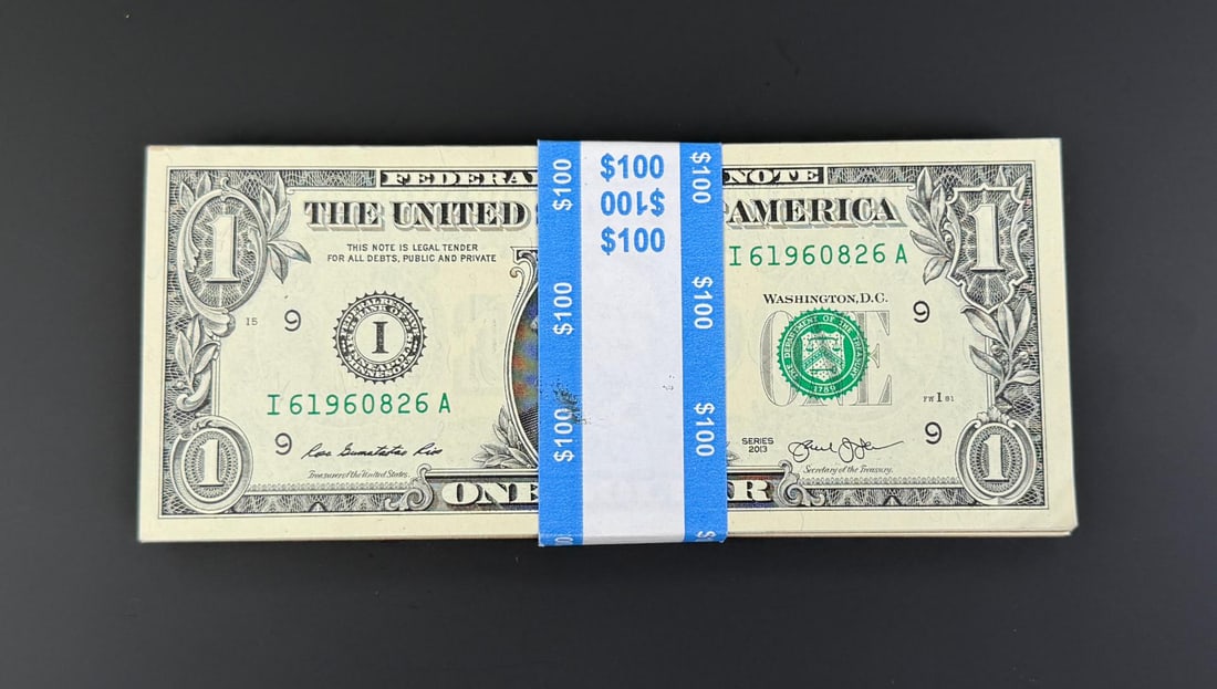 $100 Face Sequential $1 Bills Booklet Money Pad: Last digits of bills are sequential. Glued top seam of notes to make a tear off booklet.