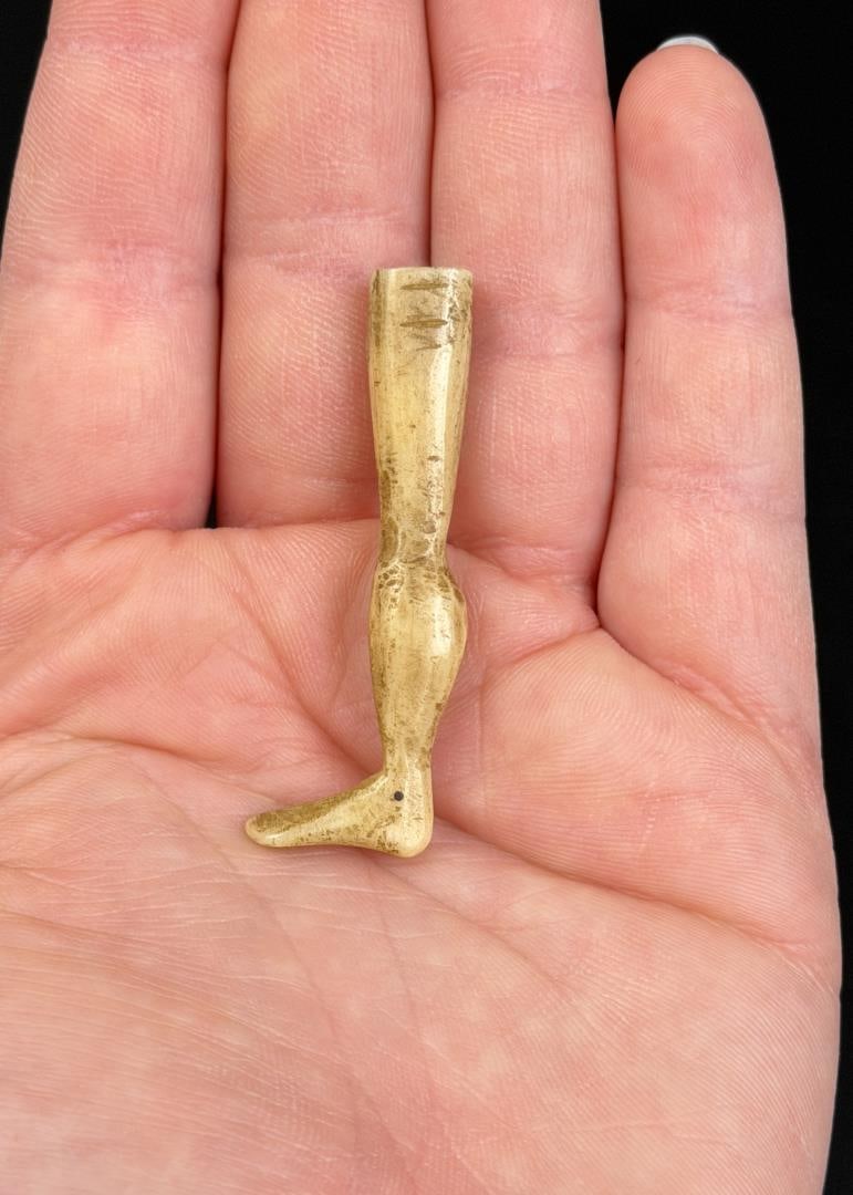 Whaler Made Lady Leg Scrimshaw Pipe Tamper: Nice example. 2" long.
