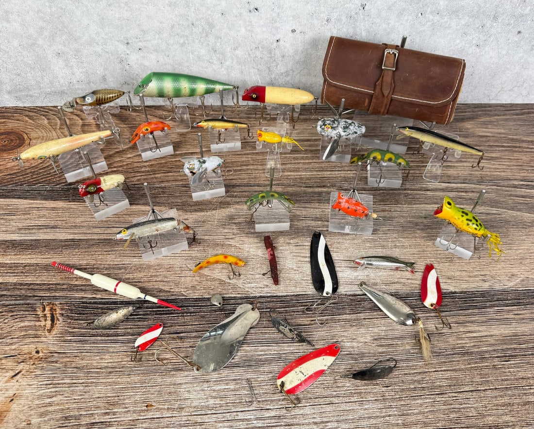 Collection of Vintage Fishing Lures: Nice grouping