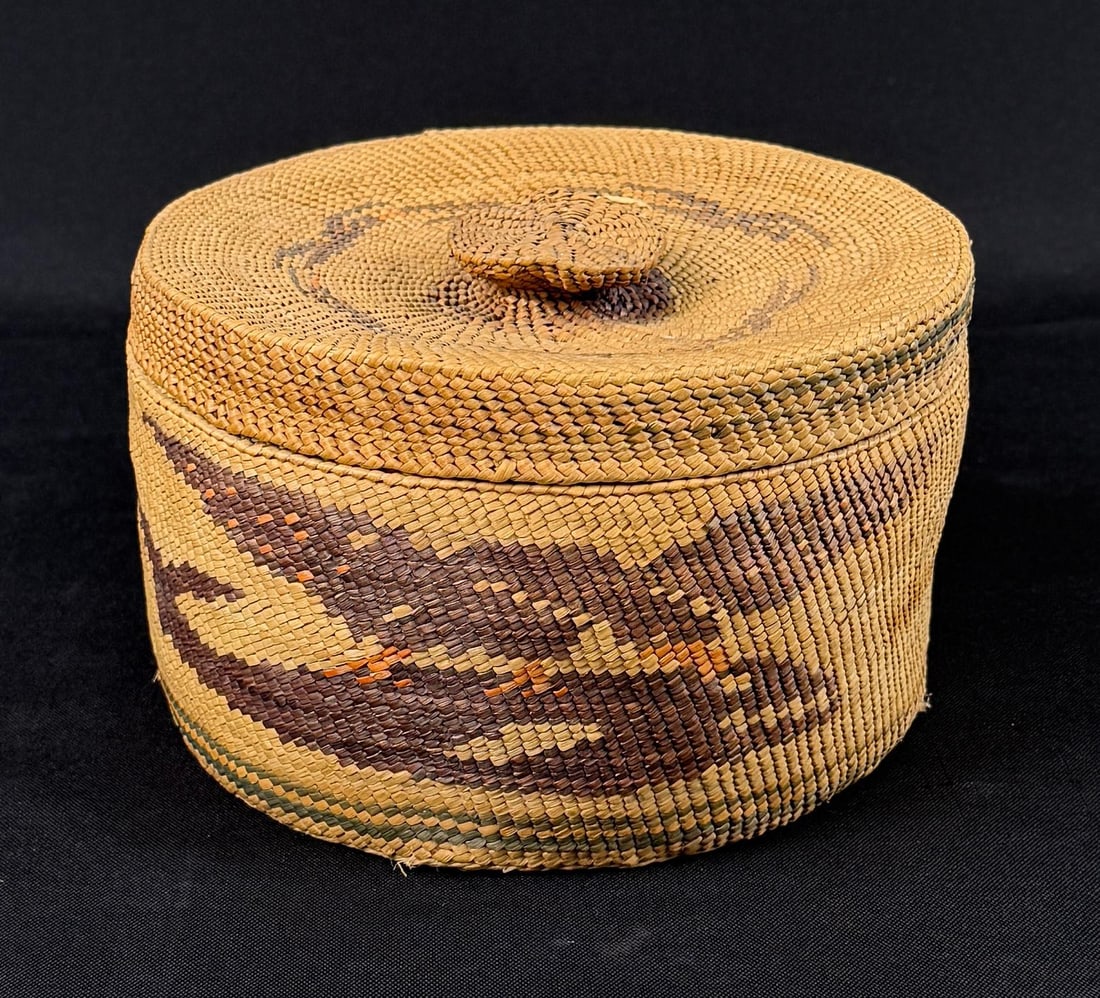 Makah Northwest Coast Indian Basket: 7" diameter, 4 1/8" tall.