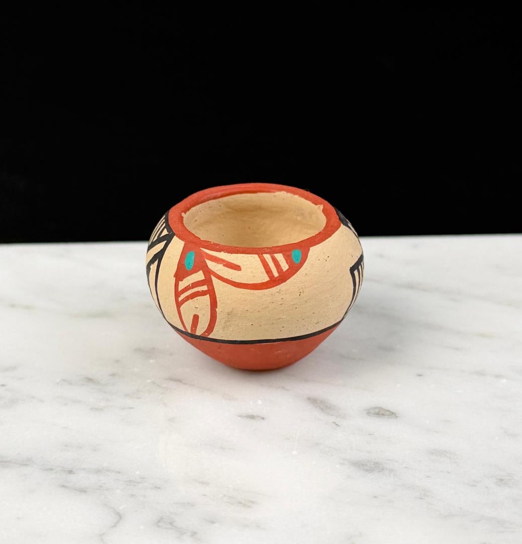 Virginia Cata Miniature Jemez Pueblo Pot: 1 1/4" diameter, 7/8" tall.