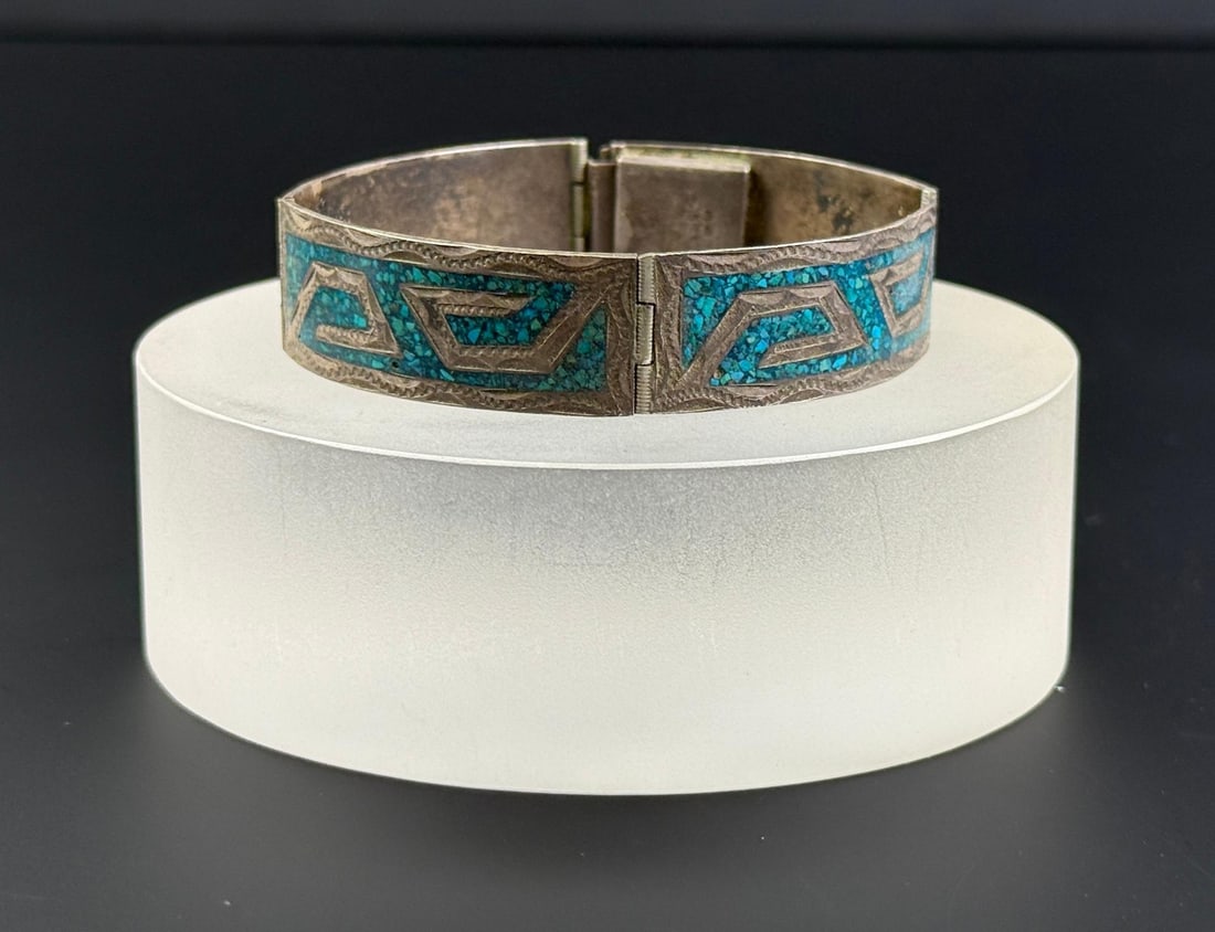 Taxco Mexico Sterling Silver Turquoise Bracelet: 21.40 grams. 6 3/4" inner circumference.