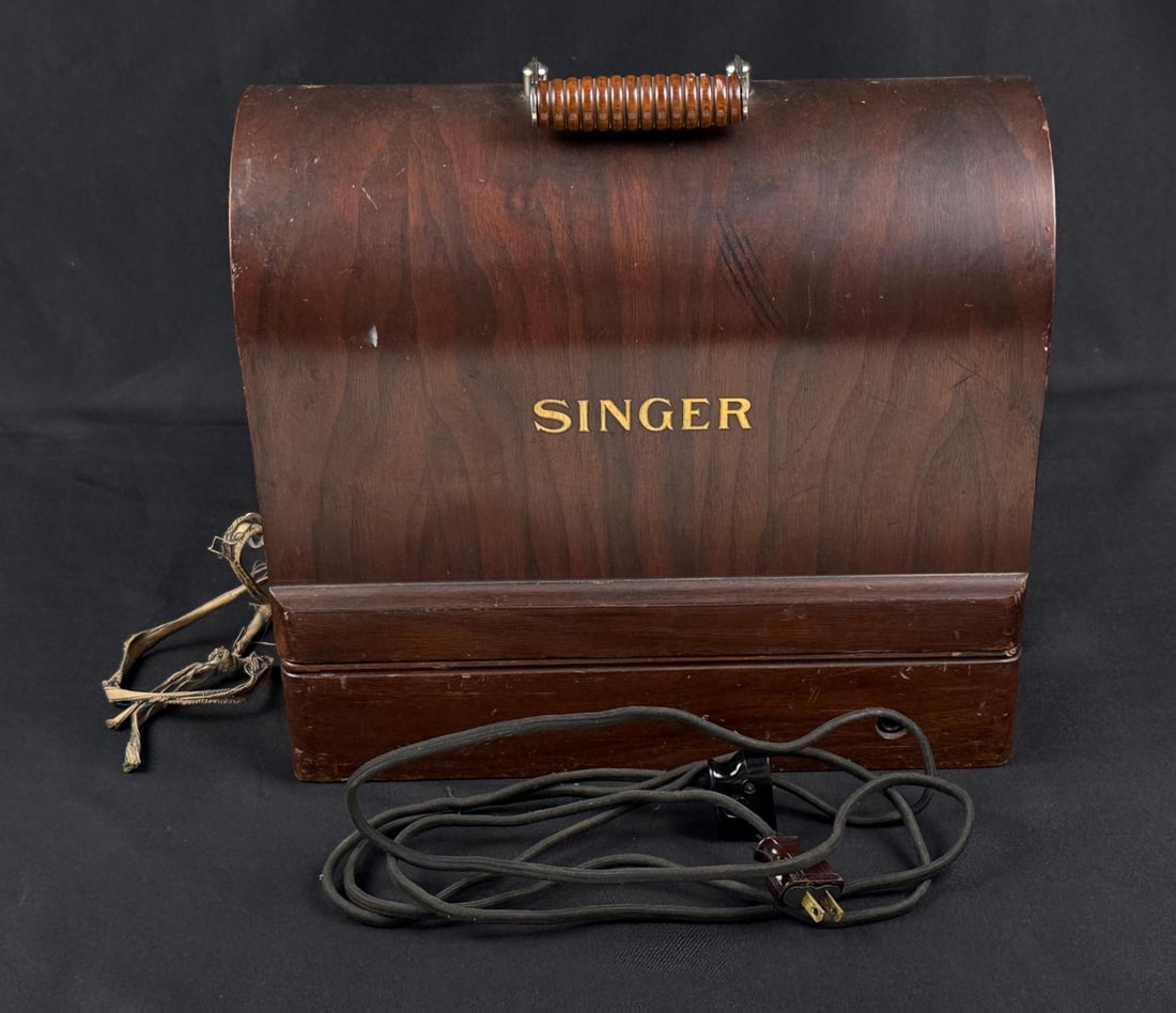 Singer Model 24-62 Sewing Machine - 2