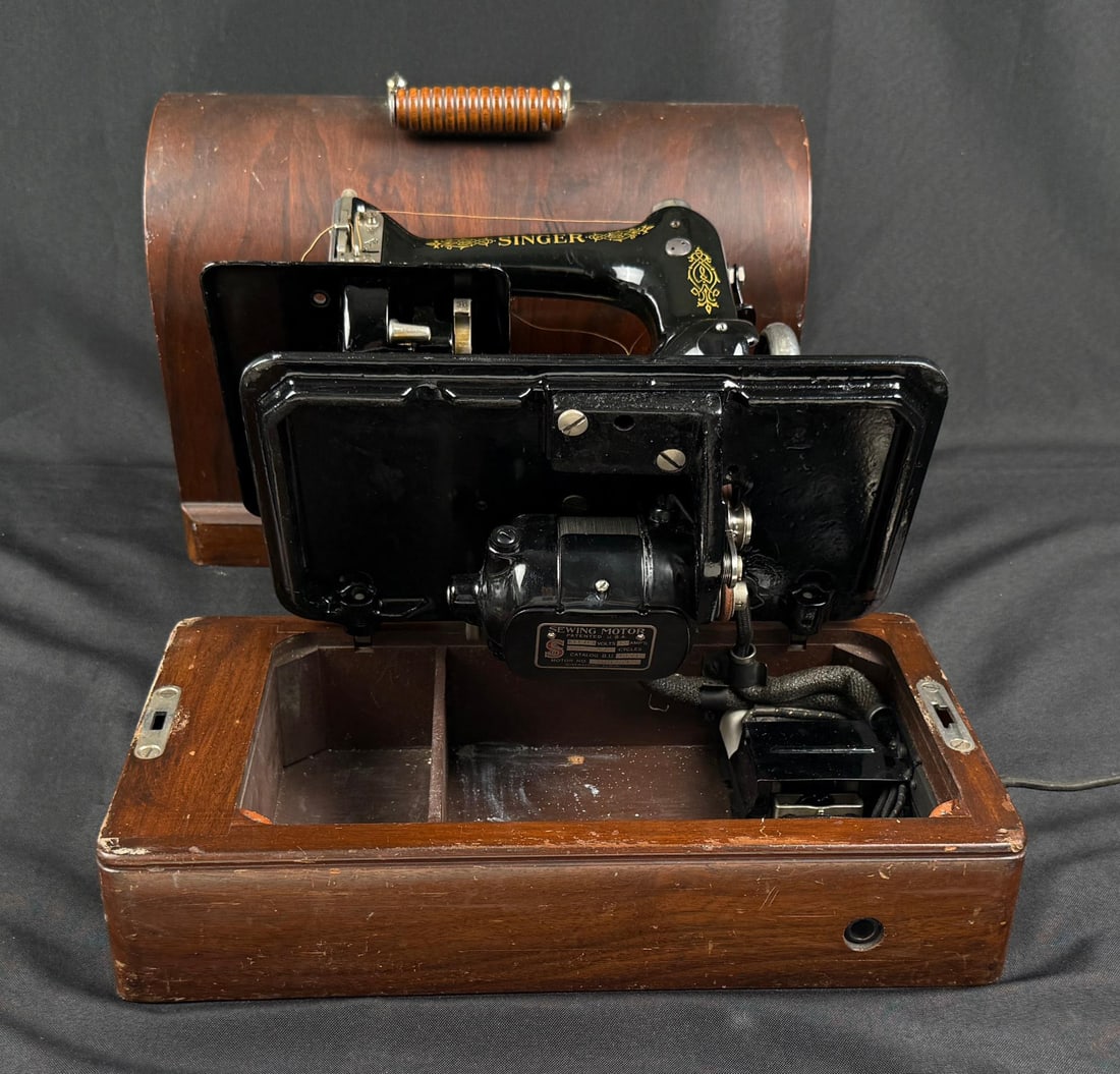 Singer Model 24-62 Sewing Machine - 7
