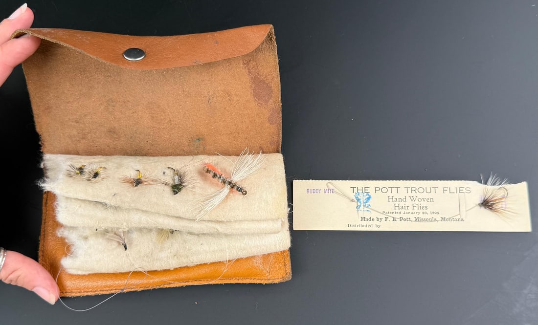 Montana Fly Fishing Flies Fly Wallet: Nice example.