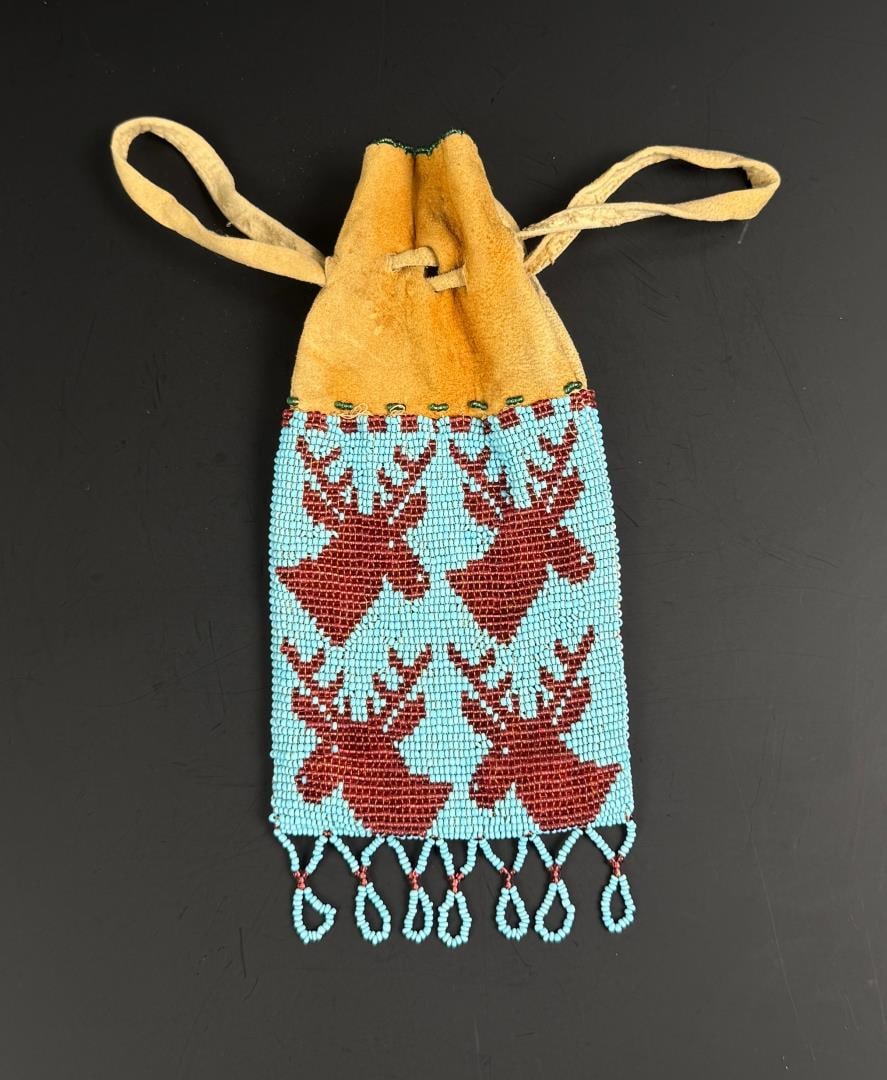 Wasco Native American Indian Beaded Bag: 8 1/2" long. Mid 20th Century.