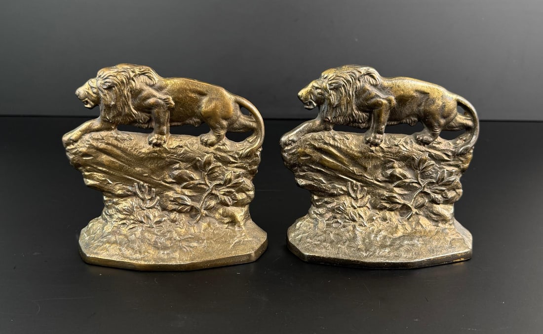 Connecticut Foundry Crouching Lion Bookends: 5 3/4" by 5 1/4" by 1 3/4"