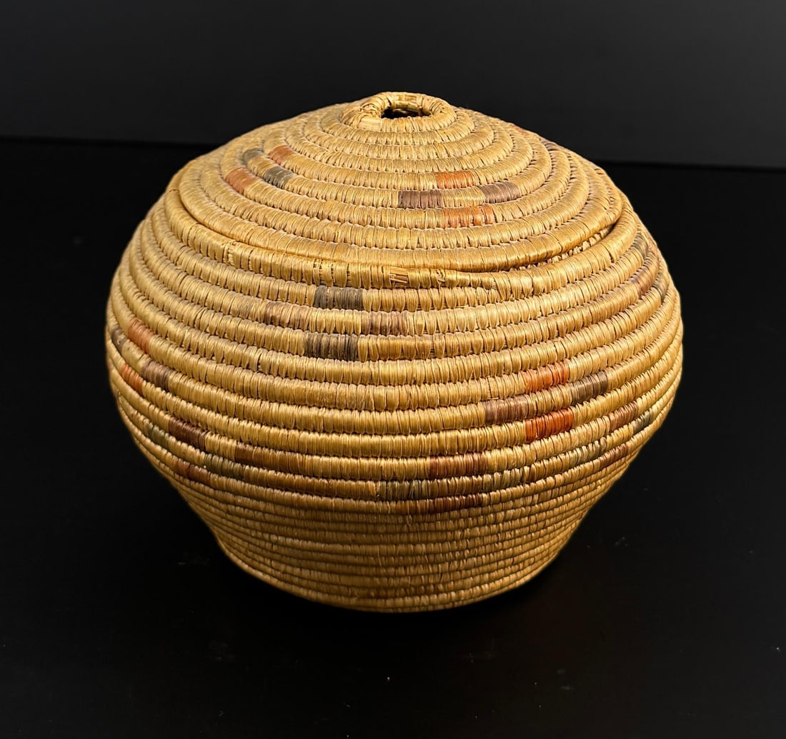 Alaskan Inuit Eskimo Basket: 6 1/2" diameter, 5 1/4" tall.