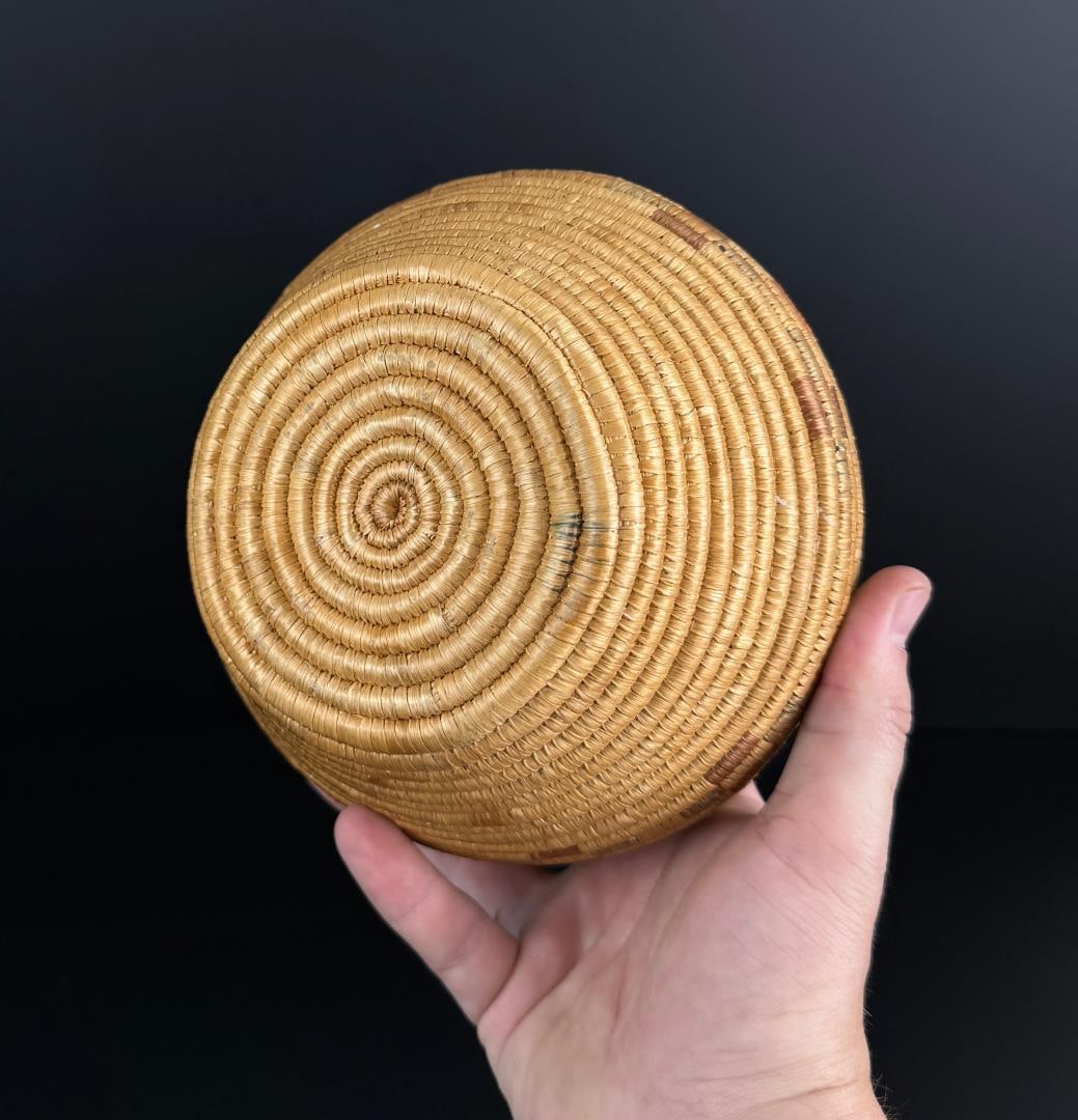 Alaskan Inuit Eskimo Basket - 4