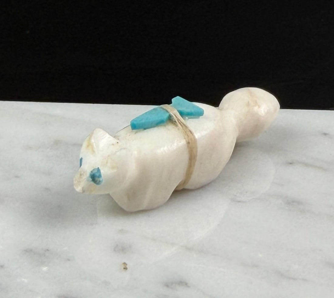 Herb Halate Zuni Indian Fox Fetish: 1 1/2" by 1/2" by 1/4"