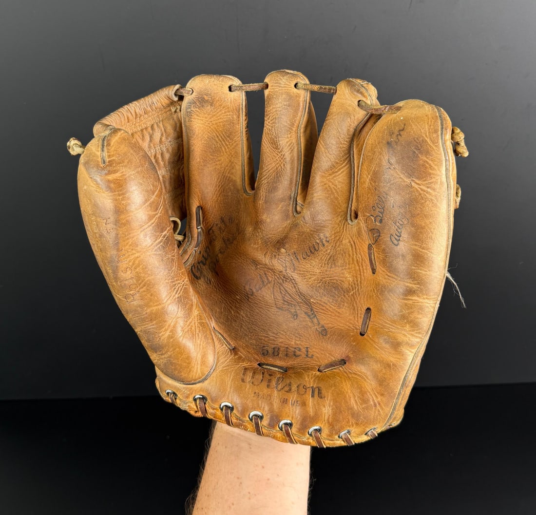 Wilson 581CL Billy Martin Baseball Glove (1 of 7)
