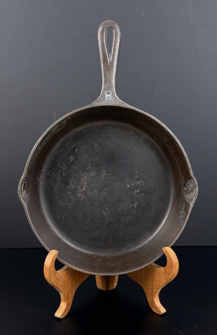 Martin Stove and Range Co Cast Iron #8 Skillet: Could use a cleaning.