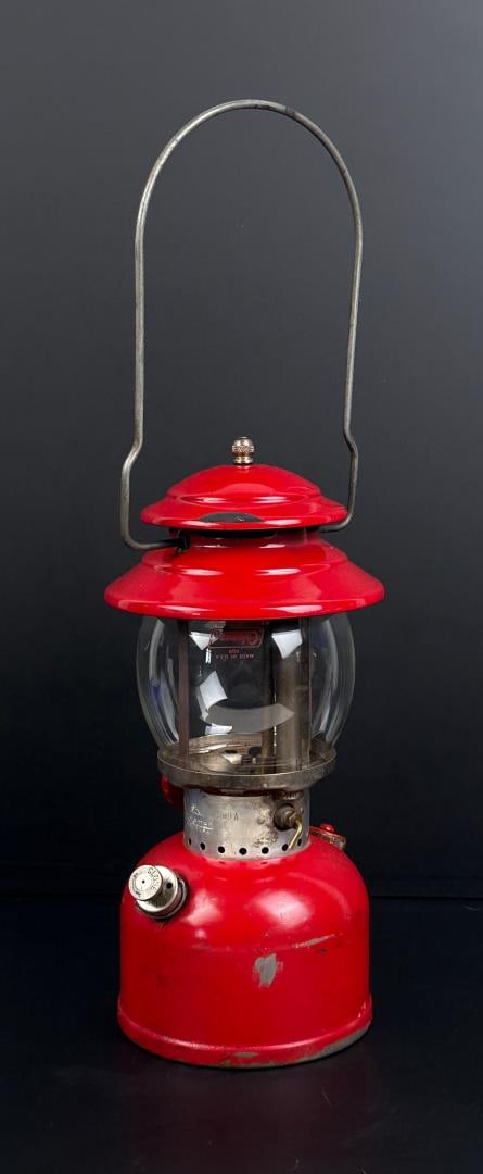 Coleman Model 200a Hiking Camping Lantern: Some wear to paint.