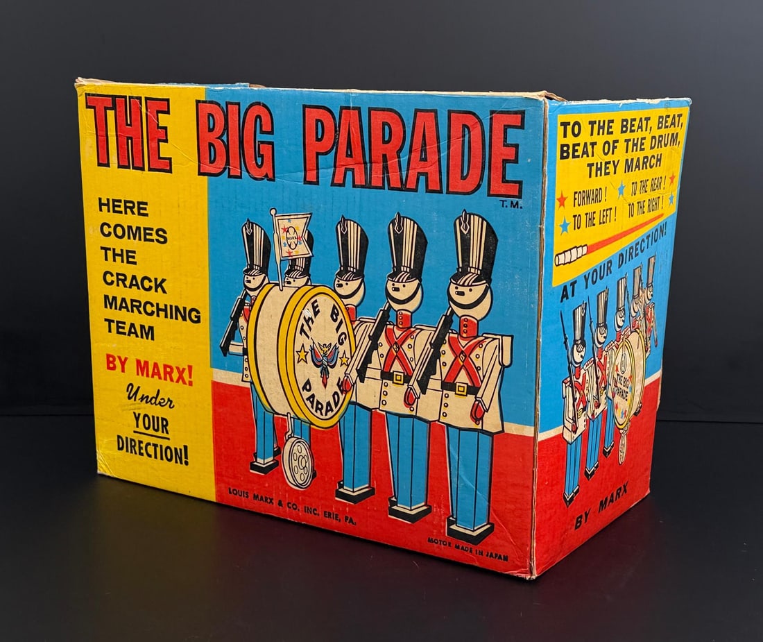 Marx Big Parade Marching Band Toy: Figures are 8" tall by 14 7/8"wide. Not working.