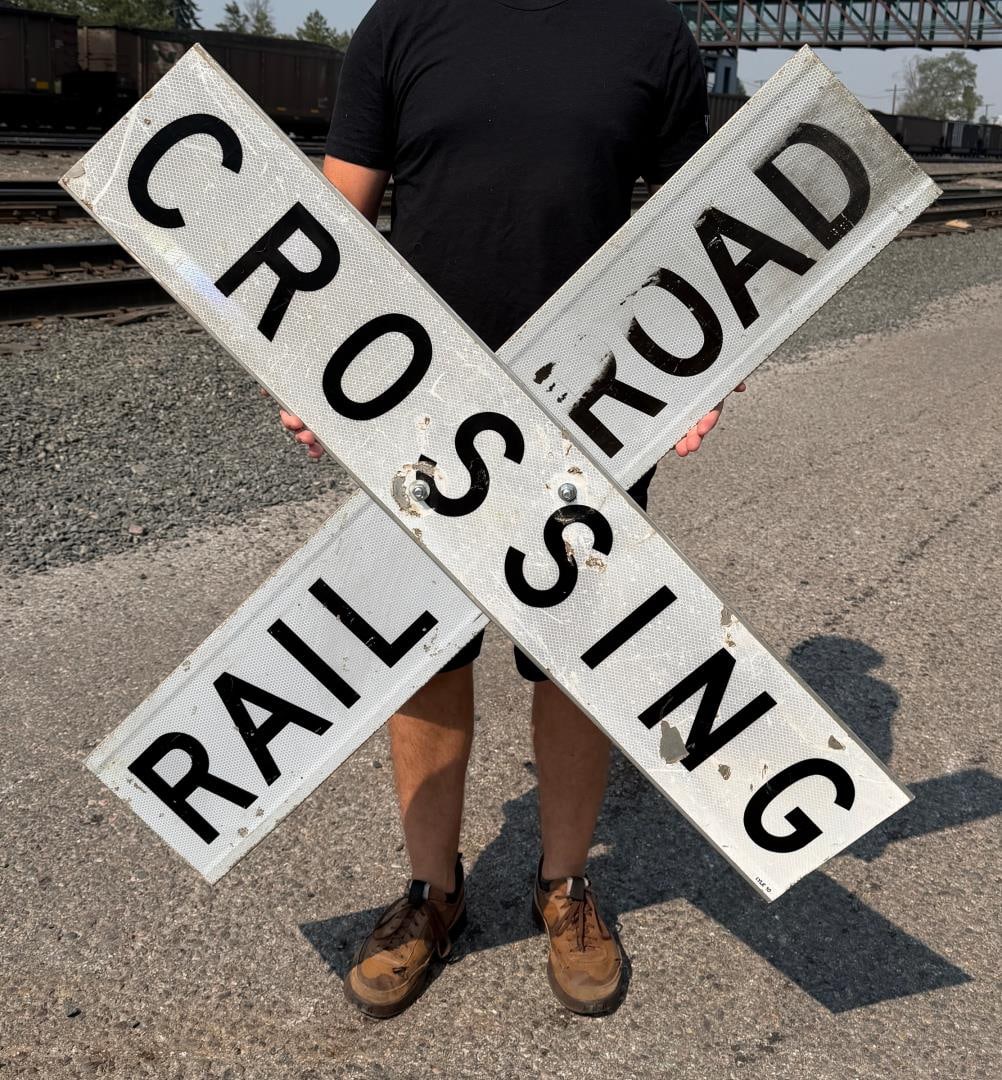 Montana Railroad Crossing Metal Sign Crossbuck (1 of 8)