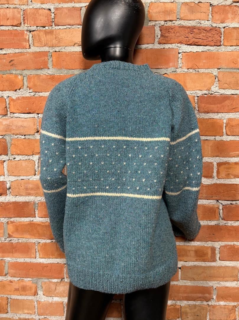 Vintage Whale Cove Knitters Knit Wool Sweater: Grand Manan New Brunswick. 19" armpit to armpit, 21" shoulder to shoulder, 25" long.