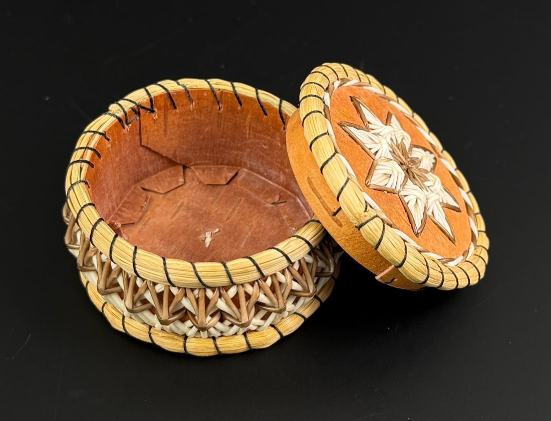 Antique Ojibwe Indian Birch Bark Quilled Box: 2 1/8" diameter, 1 1/8" tall.