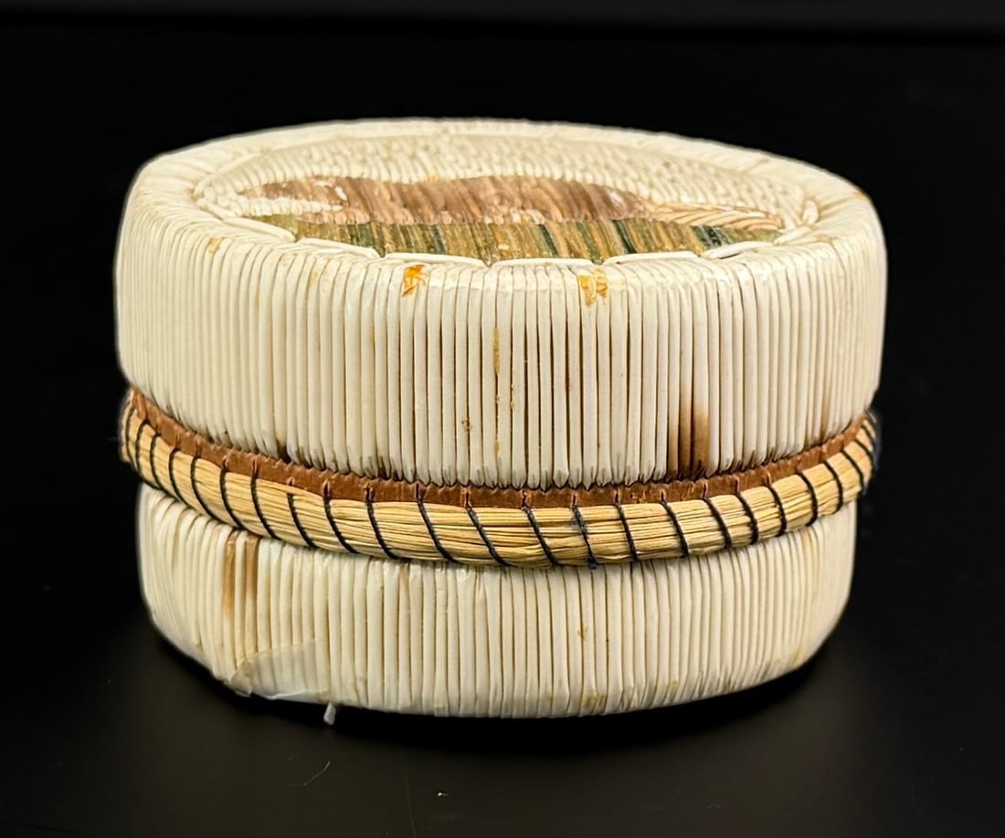 Antique Ojibwe Indian Birch Bark Quilled Box (1 of 5)
