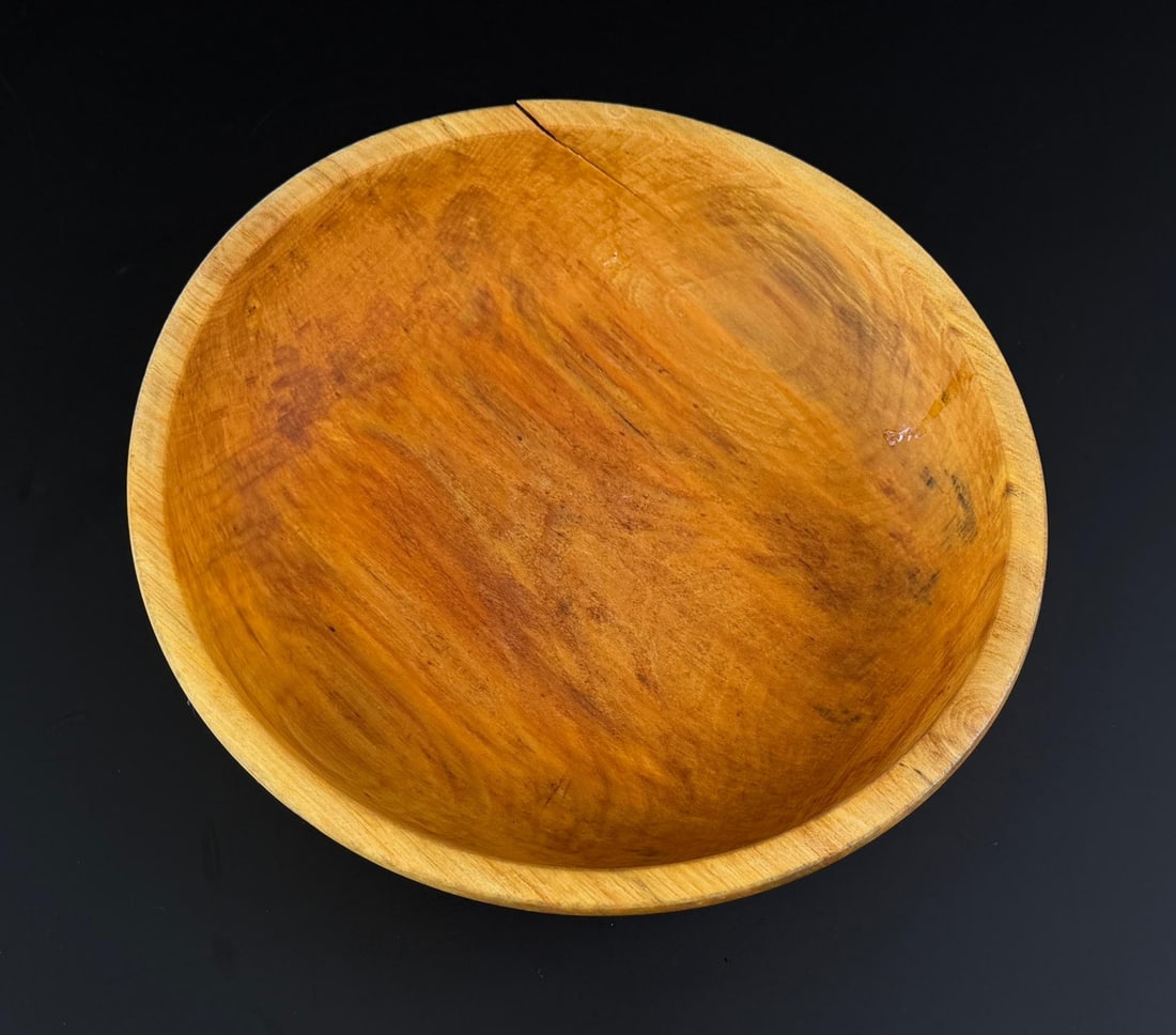 John Noyes Custom Made Wood Bowl: 8 5/8" diameter, 2 1/4" tall.