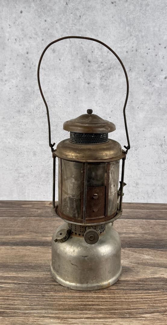 1920s Coleman Quick Lite 327 Camping Lantern (1 of 10)