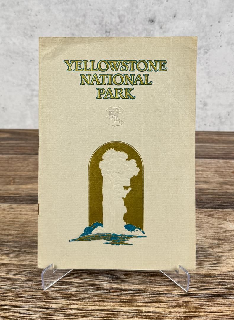 Geyserland Yellowstone National Park Booklet (1 of 6)