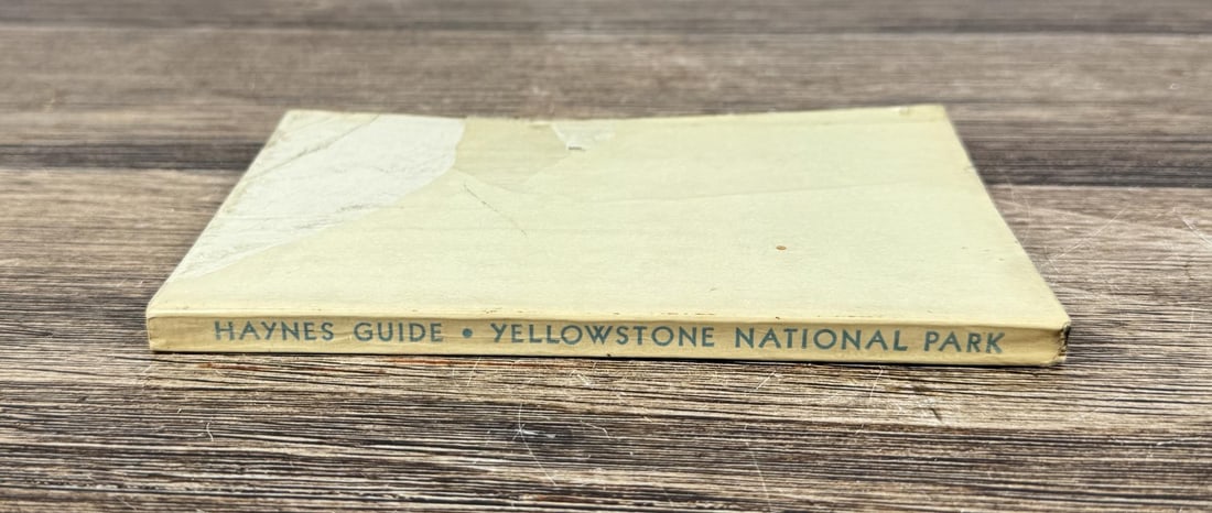 Hayes Guide Yellowstone National Park: 1942