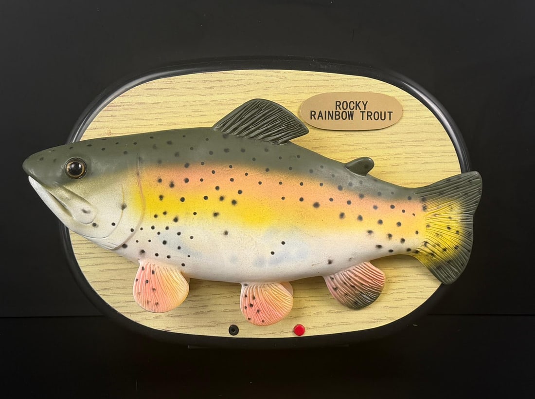 Rocky the Rainbow Trout Singing Wall Plaque: Not working.