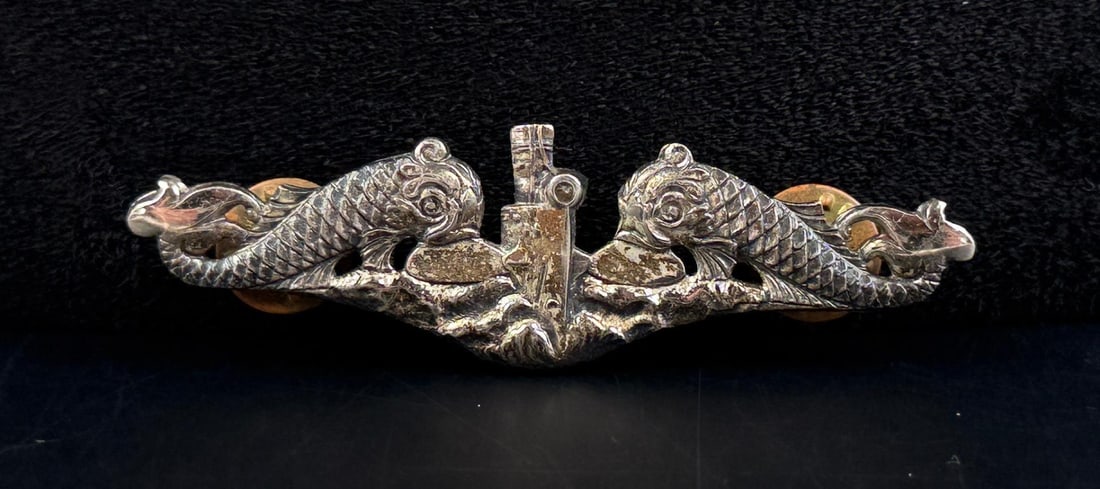 N.S. Meyer US Navy Submarine Warfare Badge: 1/4" by 3/4" by 2 3/4"