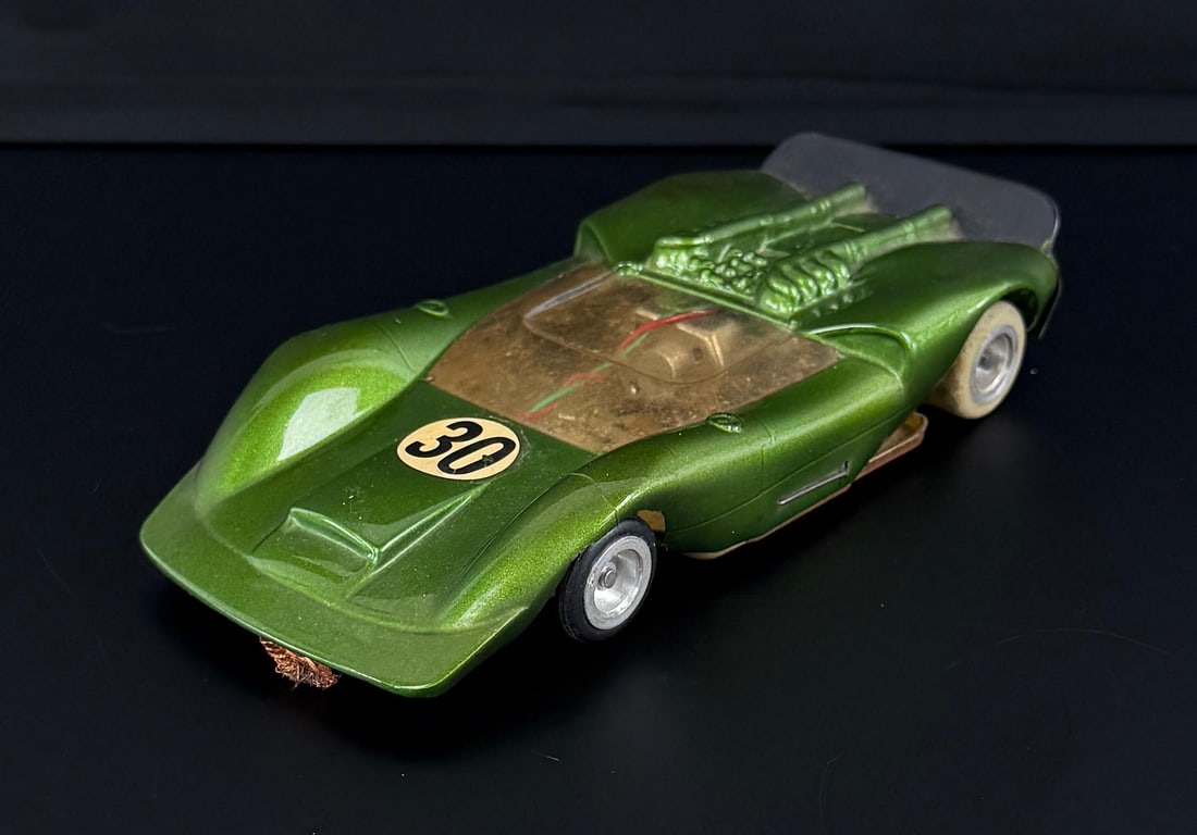Riggen 1/24 Scale Slot Car: Decent example.