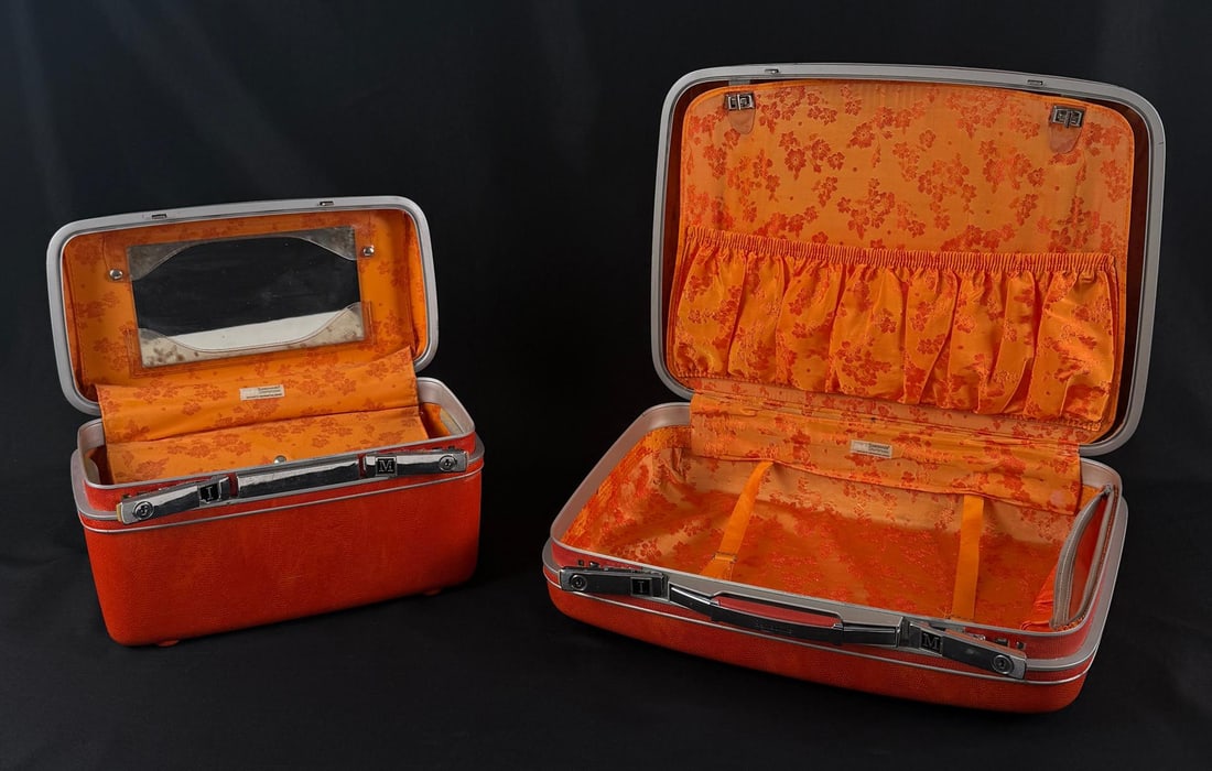 Samsonite Orange Red Sherbrooke Luggage Set: Nice grouping