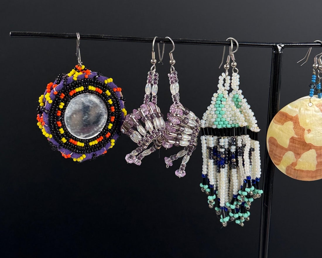 Blackfoot Native American Indian Beaded Earrings (1 of 4)