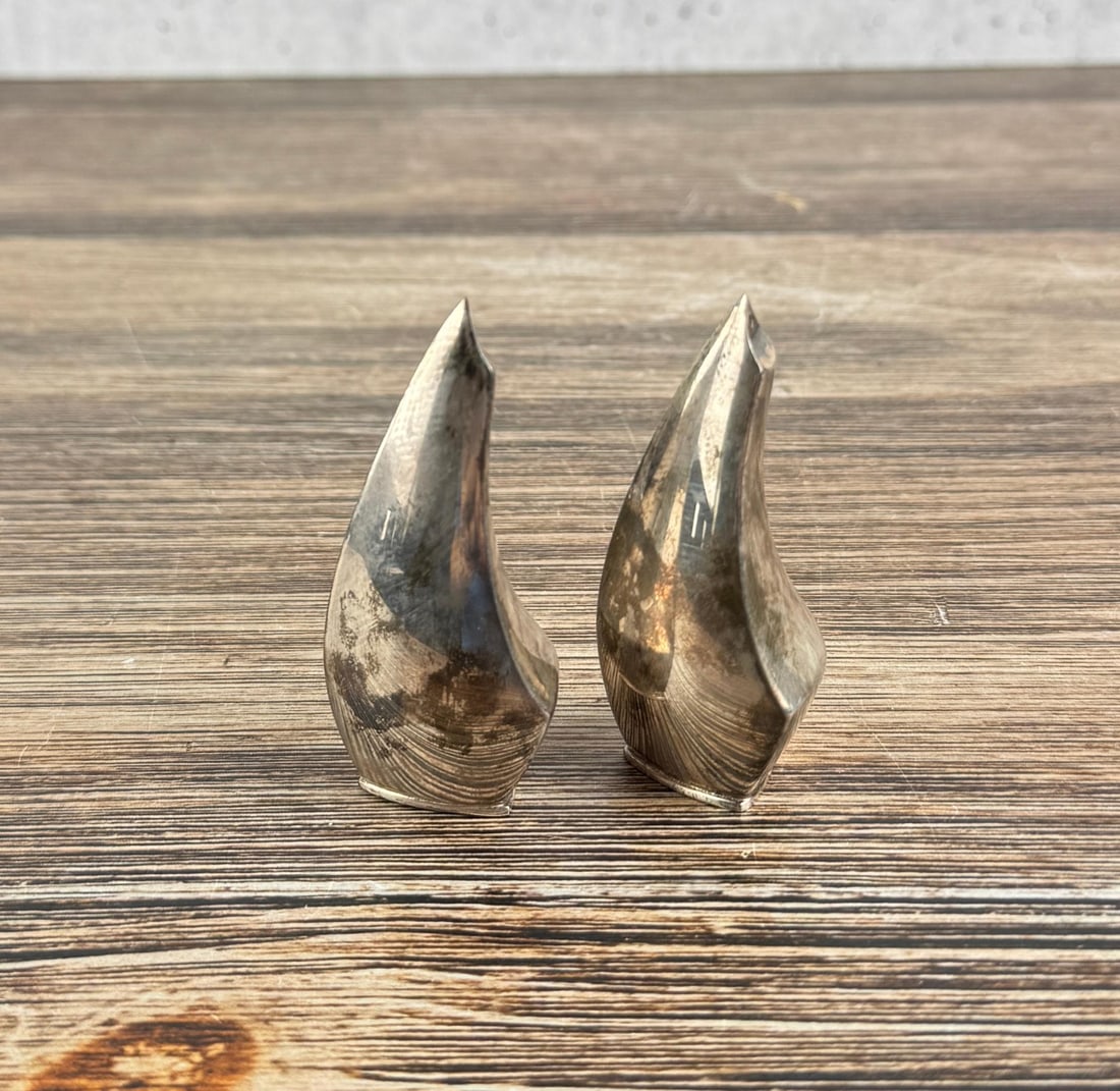 Danish Absa Dragsted Salt and Pepper Shakers: 2 5/8" tall.