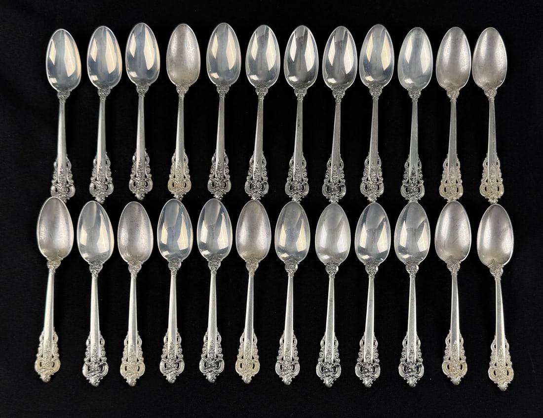 Wallace Sterling Silver Grande Baroque Spoons: 838 grams. Lot requires payment via non credit card only.