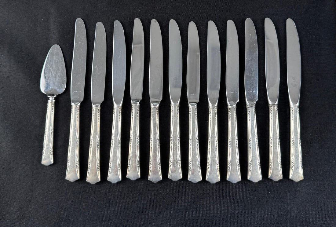 Gorham Sterling Silver Handle Knives: Lot requires payment via non credit card only.